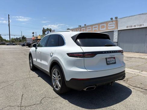 Used 2021 Porsche Cayenne AWD/4WD image 4