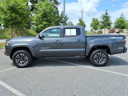 Used 2023 Toyota Tacoma TRD Sport w/ Technology Package AWD/4WD image 8