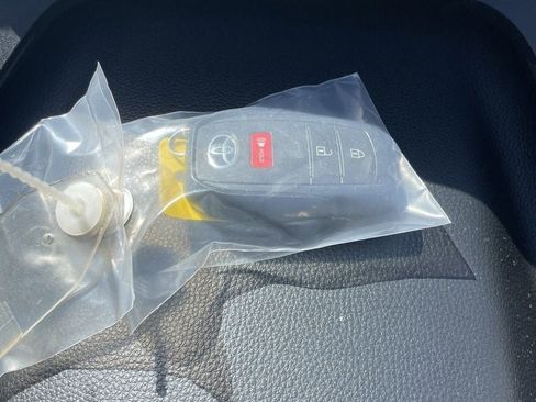 Used 2024 Toyota Prius LE image 12