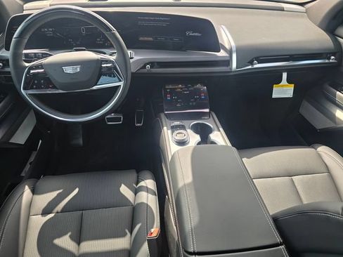 New 2027 Cadillac Vistiq Luxury AWD/4WD image 16