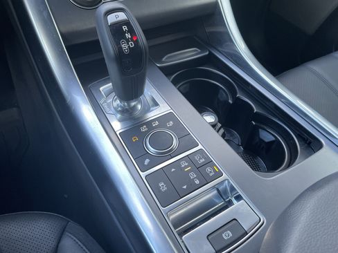 Used 2017 Land Rover Range Rover Sport SE image 20