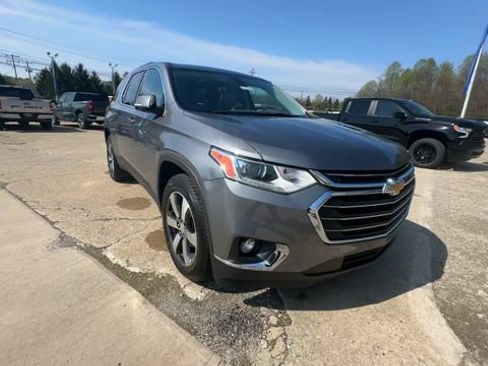 Used 2019 Chevrolet Traverse LT w/ LT Premium Package AWD/4WD image 2