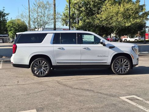 New 2026 GMC Yukon XL Denali Ultimate AWD/4WD image 2