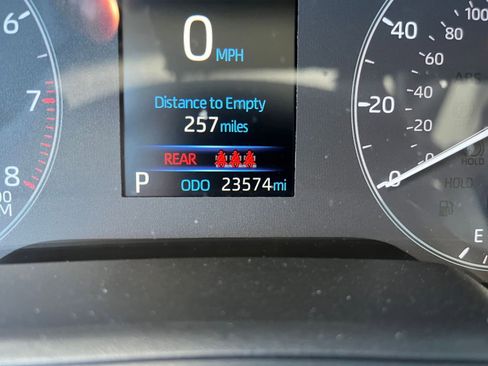 Used 2025 Toyota Corolla LE image 38