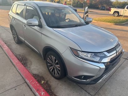 Used 2019 Mitsubishi Outlander SE