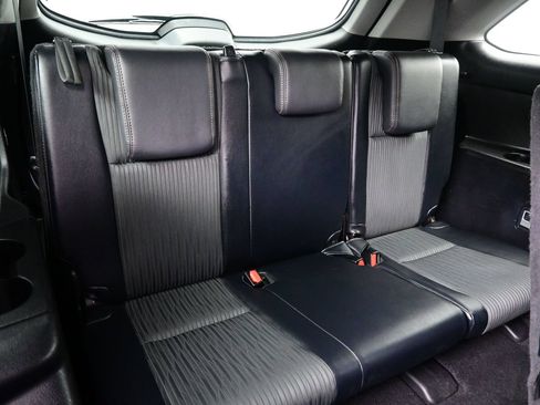 Used 2014 Toyota Highlander Plus FWD image 16