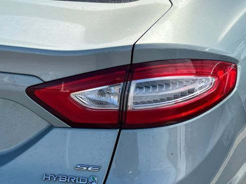 Used 2013 Ford Fusion SE FWD image 18