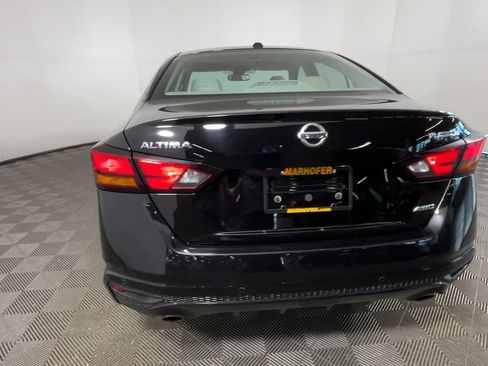 Used 2021 Nissan Altima 2.5 Platinum AWD/4WD image 6