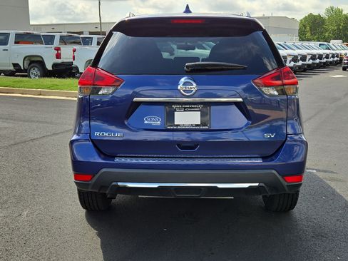 Used 2018 Nissan Rogue SV w/ Premium Package FWD image 10