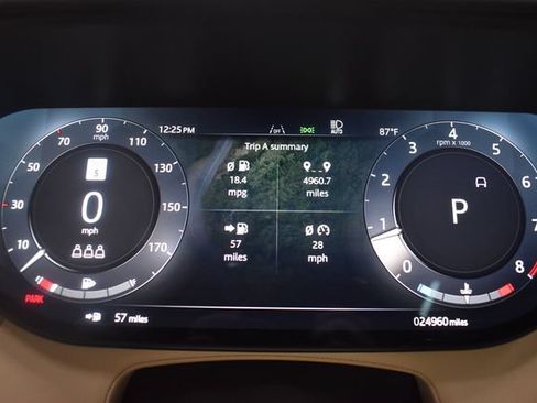 Used 2025 Land Rover Range Rover SE AWD/4WD image 25