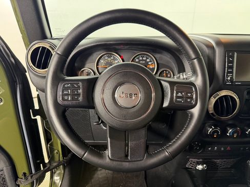 Used 2016 Jeep Wrangler Sahara AWD/4WD image 12