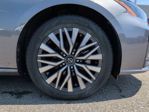 Used 2024 Nissan Altima 2.5 SV FWD image 28