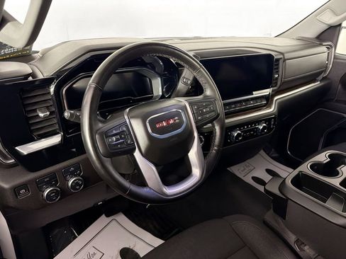 Used 2024 GMC Sierra 1500 SLE w/ Preferred Package image 9