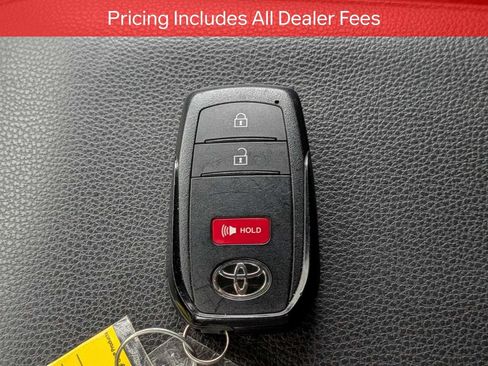Used 2025 Toyota 4Runner SR5 AWD/4WD image 30