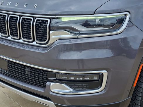 Used 2022 Jeep Wagoneer Series II AWD/4WD image 9