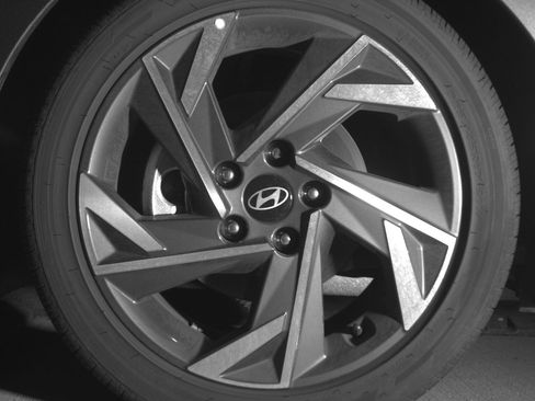 Used 2025 Hyundai Elantra Limited FWD image 12