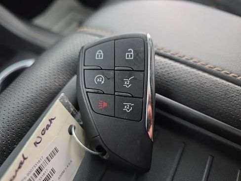 Used 2023 GMC Yukon AT4 AWD/4WD image 40