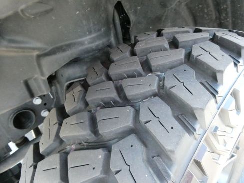 Used 2024 Jeep Gladiator Sport AWD/4WD image 47