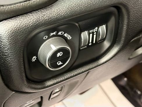Used 2019 RAM 1500 Sport w/ Level 2 Equipment Group AWD/4WD image 10