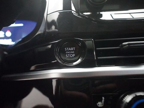 Used 2025 Nissan Pathfinder Platinum AWD/4WD image 31