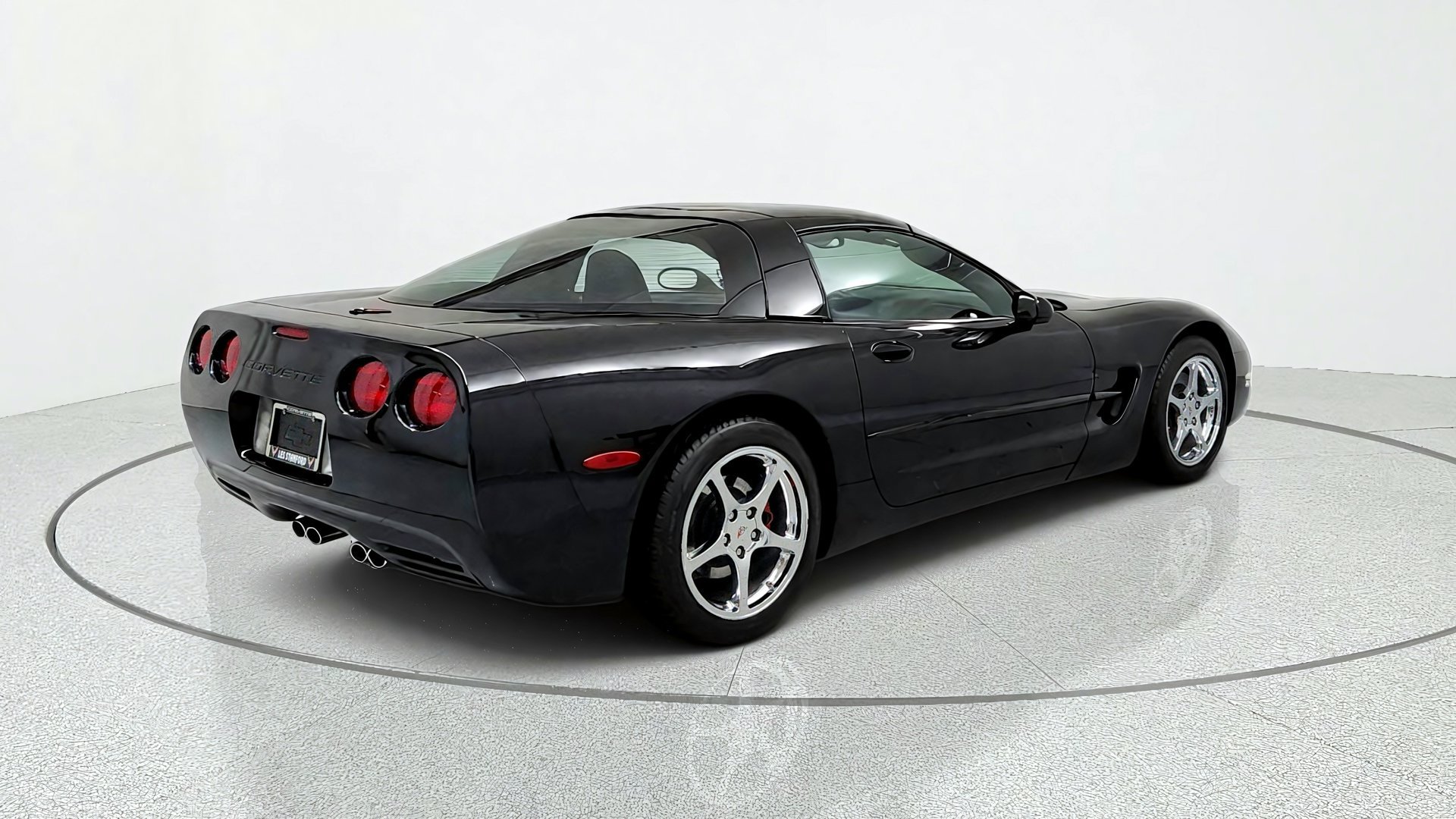 Used 2004 Chevrolet Corvette Coupe RWD image 5