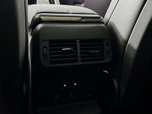 Used 2024 Land Rover Range Rover Velar Dynamic SE image 33