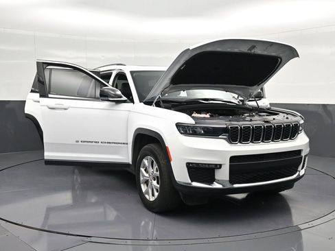 Used 2023 Jeep Grand Cherokee L Limited AWD/4WD image 30