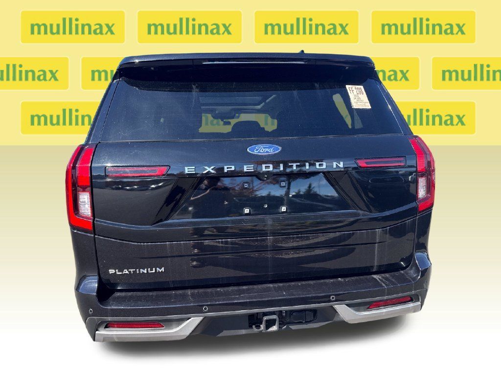 Used 2025 Ford Expedition Platinum AWD/4WD image 9