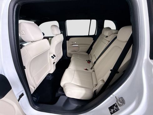 Used 2025 Mercedes-Benz GLB 250 image 21