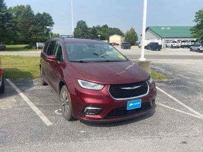 Used 2021 Chrysler Pacifica Touring