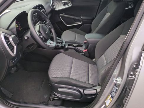 Used 2023 Kia Soul LX image 14