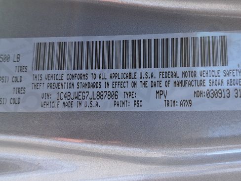 Used 2018 Jeep Wrangler Unlimited Sahara w/ Connectivity Group image 30