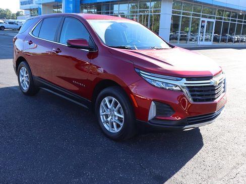 Used 2023 Chevrolet Equinox LT AWD/4WD image 2