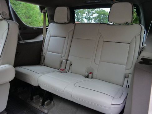 Used 2025 GMC Yukon Denali w/ Denali Reserve Package RWD image 39