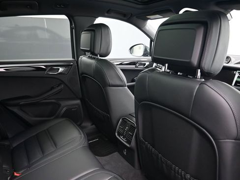 New 2026 Porsche Macan image 7