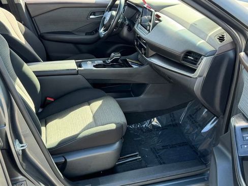 Certified 2023 Nissan Rogue SV FWD image 24