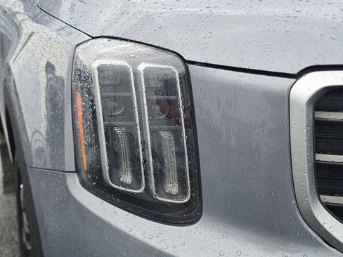 Used 2023 Kia Telluride SX FWD image 7