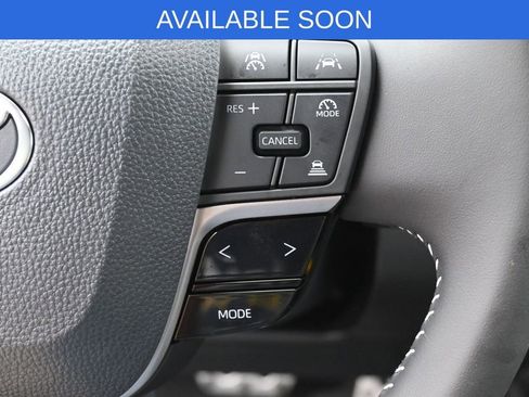 Used 2026 Toyota Camry SE AWD/4WD image 17