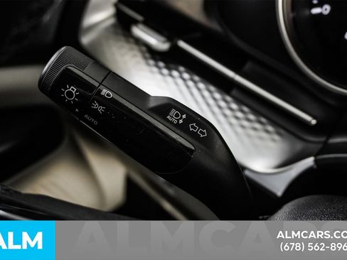 Used 2024 Kia Carnival LX image 29