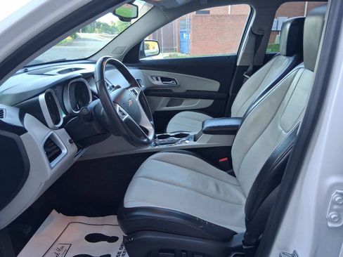 Used 2016 Chevrolet Equinox LTZ w/ Enhanced Convenience Package FWD image 10