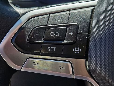 Used 2022 Volkswagen Taos SE image 23