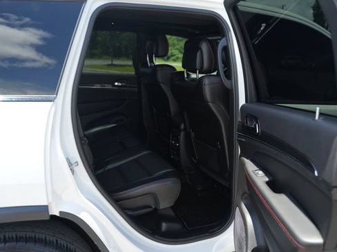 Used 2021 Jeep Grand Cherokee Trailhawk w/ Trailhawk Luxury Group AWD/4WD image 23