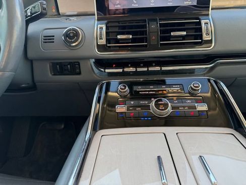Used 2020 Lincoln Navigator L Black Label w/ Cargo Convenience Package AWD/4WD image 3