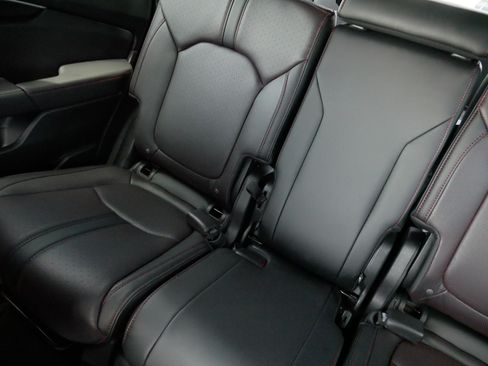 Used 2025 Honda Pilot Black Edition image 12