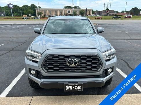 Used 2020 Toyota Tacoma TRD Off-Road w/ Technology Package AWD/4WD image 2
