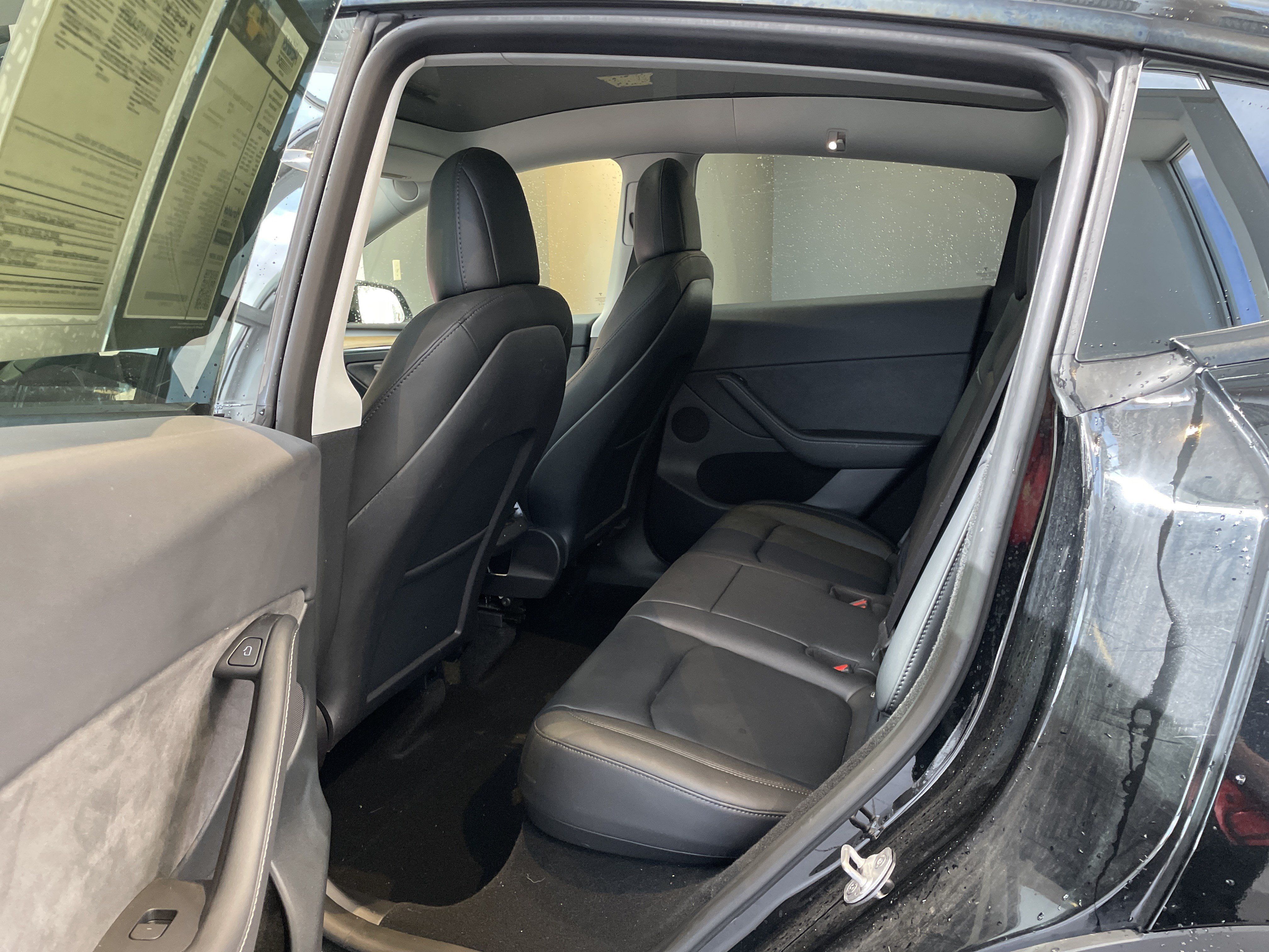 Used 2023 Tesla Model Y Long Range AWD/4WD image 32