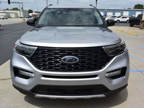 Used 2022 Ford Explorer XLT w/ Equipment Group 202A image 8