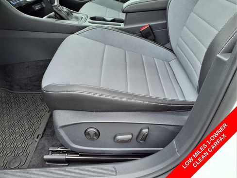 Used 2025 Volkswagen Jetta SE w/ Sunroof Package FWD image 22