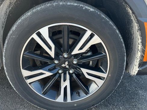 Used 2023 Mitsubishi Eclipse Cross SE image 12