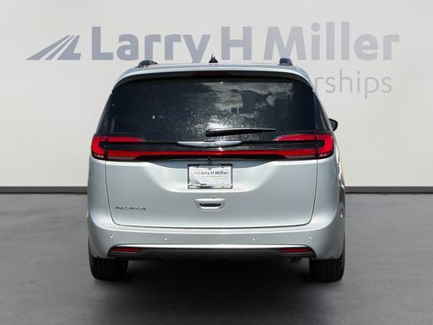 New 2026 Chrysler Pacifica Pinnacle FWD image 5